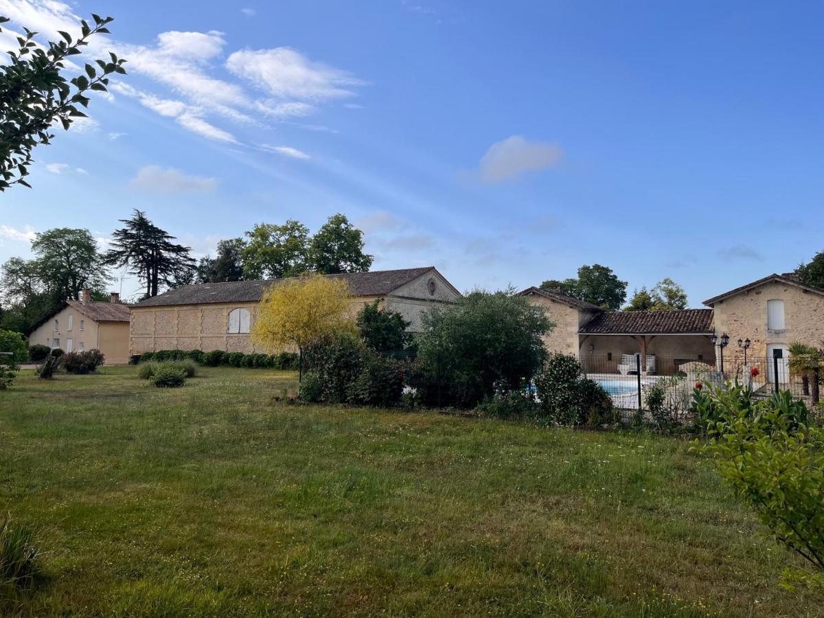 Domaine Clos Et Arbore De 3 Ha Avec Deux Maisons Lamothe-Montravel Экстерьер фото